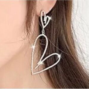💛 Betsey Johnson double heart rhinestone dangle earrings 💛